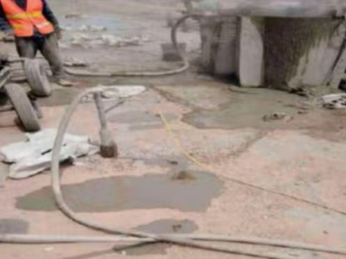 东丰水泥混凝土路面板底注浆技术 路面脱空注浆整治方案